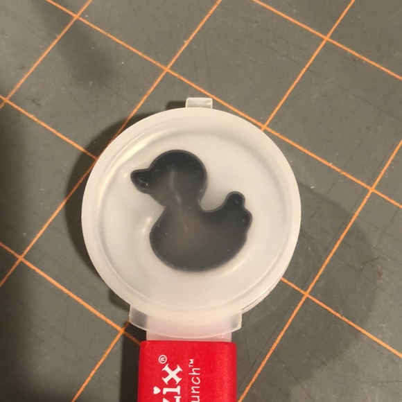 4. Sizzix Paddle Punch Positionable hand Punch dies - Picture 3 of 15